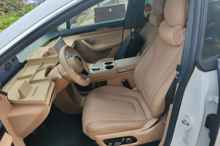 Used Hima Luxeed R7 2024 All-Electric 802 km Max Left Front Seat