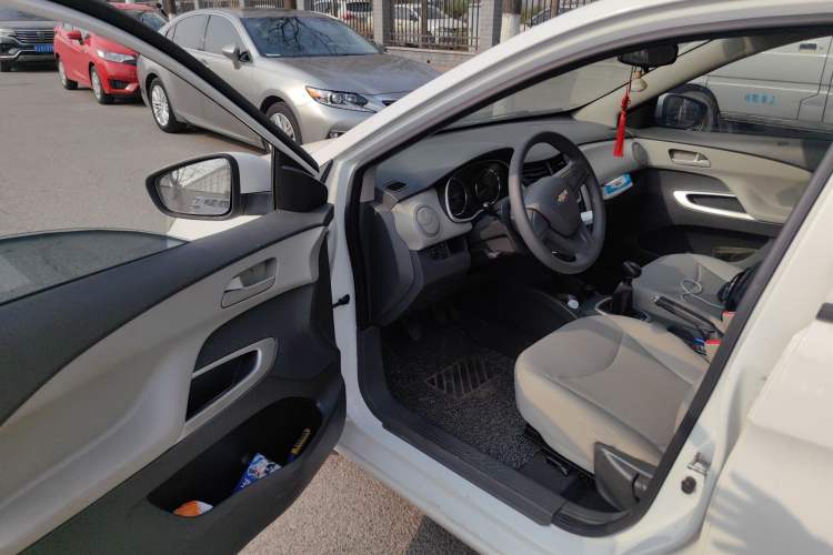 Used Chevrolet Sail 2015 Sail 3 1.5L Manual with Ideal Sunroof Edition