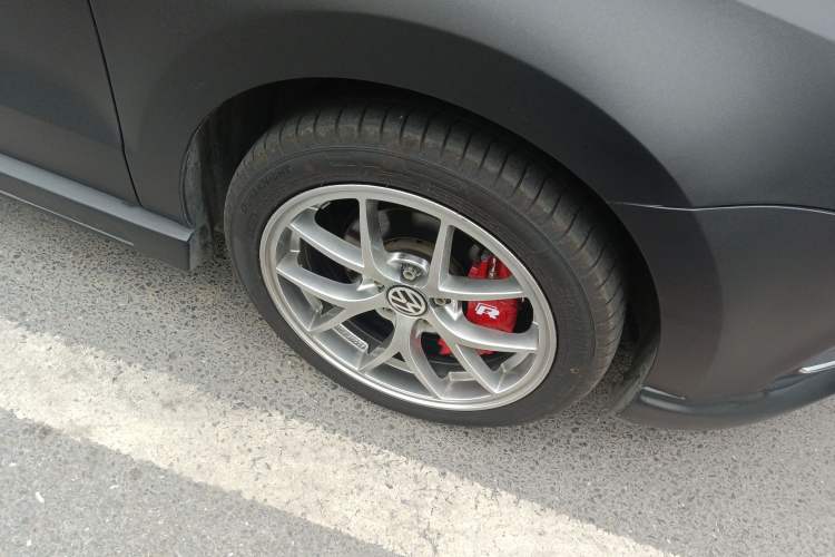 Used Volkswagen Polo 2018 1.5L Manual Drive-Comfort Model Right Front Wheel Hub