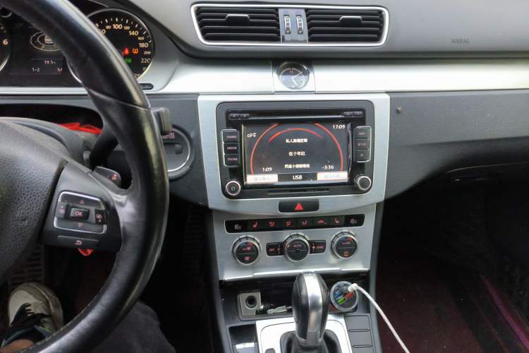 Used Volkswagen FAW-Volkswagen CC 2013 2.0 TSI Luxury Model Audio And AC Panel