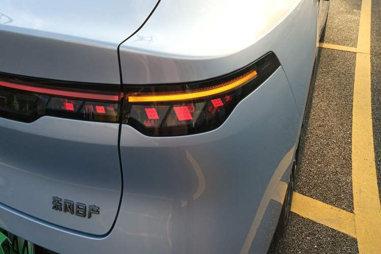 Used Nissan N7 2025 625 Pro Right Rear Taillight