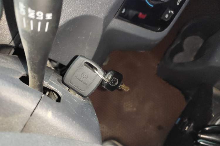 Used Jinbei Hiace X30 2020 1.5L Van Super-Enjoyment Model China VI Standard SWC15M
