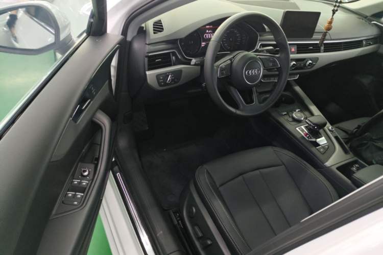 Used Audi A4L 2018 30th Anniversary Edition 40 TFSI Trendy Model