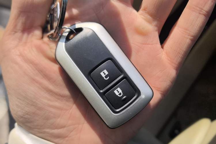 Used Toyota Highlander 2012 2.7L Two-Wheel Drive 5-Seater Sport Edition
