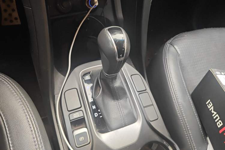 Used Hyundai Santa Fe 2013 2.4L Automatic Two-Wheel Drive Smart Version