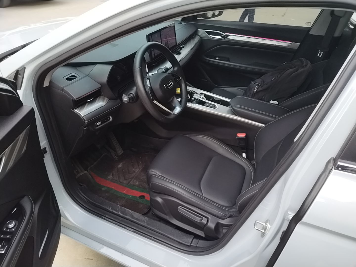 Geely Auto Emgrand L HiP 2024 Longteng Edition 1.5TD-DHT Pro 100KM Superior Model — снимка 18