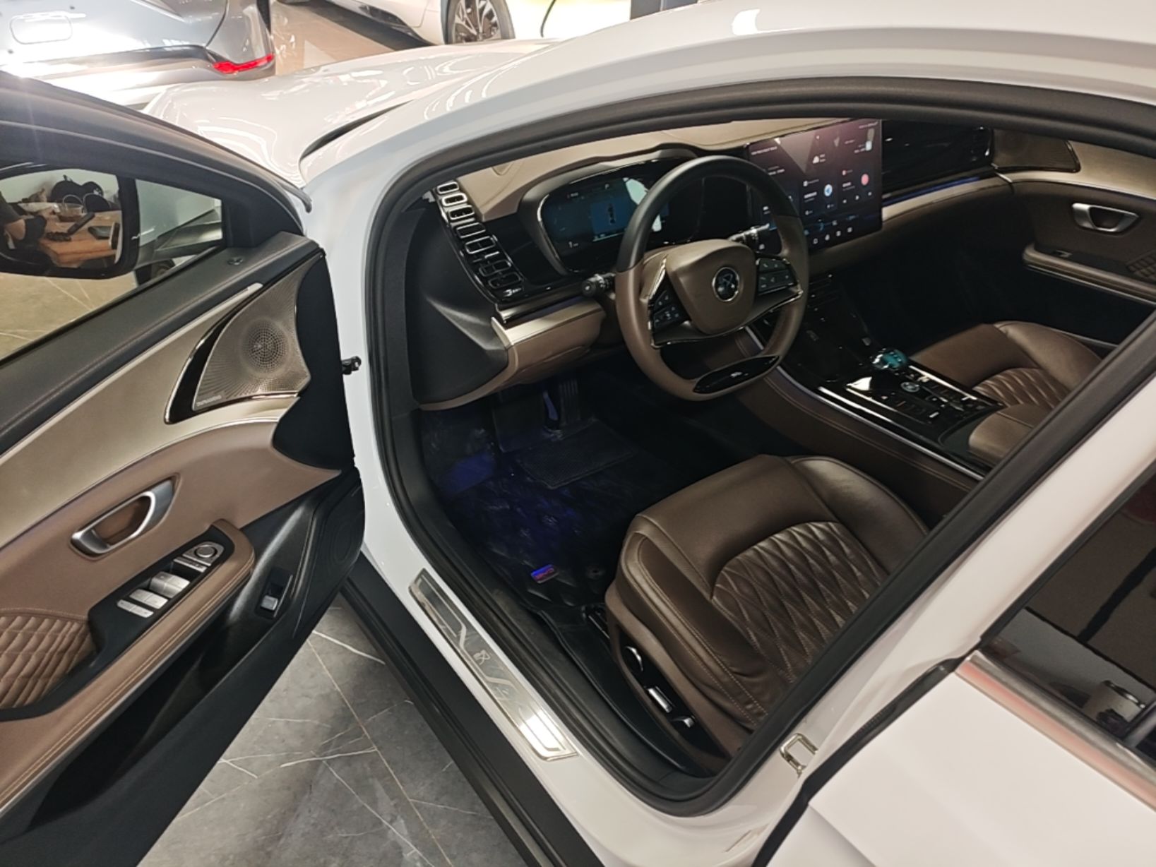 BYD Han 2023 EV Champion Edition 605KM Front-Drive Premium Model — снимка 18