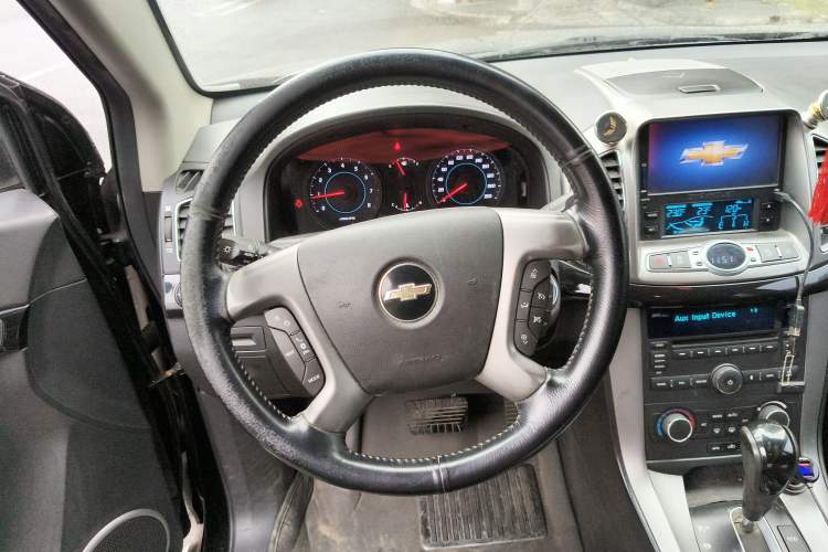 Used Chevrolet Captiva 2012 2.4L 4x4 Flagship Edition 7 Seats