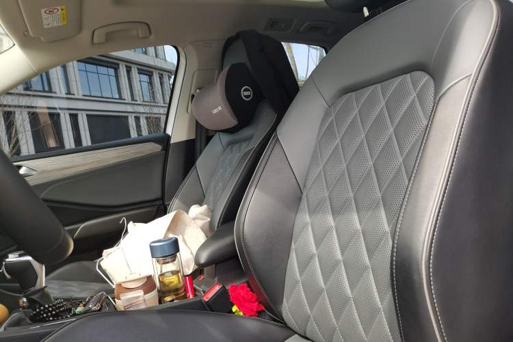 Used Volkswagen Sagitar 2023 300TSI DSG Excellence Edition Left Front Seat