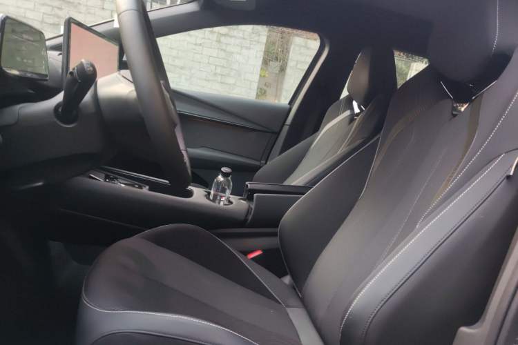 Used Volkswagen ID.UNYX 2025 Pure Model