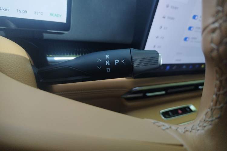 Used VOYAH Dream 2025 PHEV Four-Wheel-Drive Flagship Kunpeng Edition Gear Lever