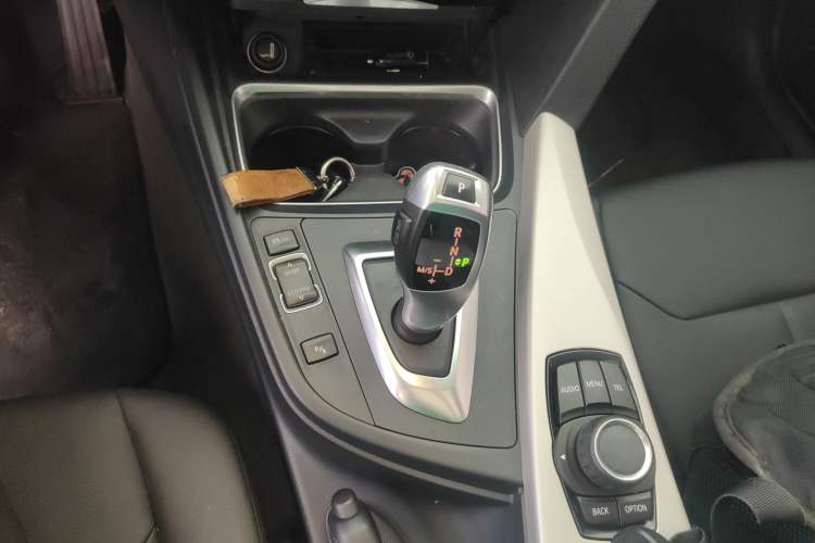 Used BMW 3 Series 2014 320Li Fashion Model Gear Lever