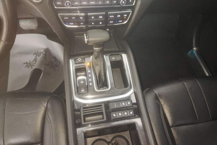 Used GAC Trumpchi GS8 2017 320T Two-Wheel Drive Luxury Smart Connectivity Version (7 Seats)
