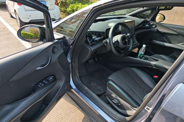 Used BYD Dolphin 2024 Honor Edition 420km Fashion Version
