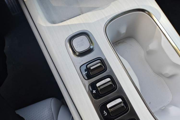 Used Xiaomi Auto SU7 2024 Four-Wheel Drive Ultra-Long Range Advanced Intelligent Driving Max Edition