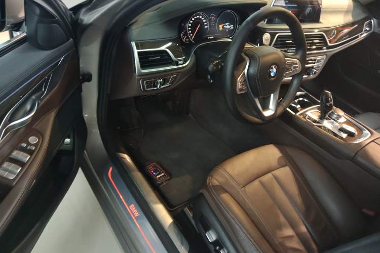 Used BMW 7 Series 2017 730Li Leading Model
