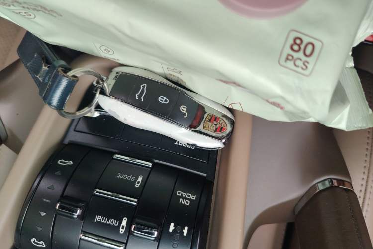 Used Porsche Cayenne 2011 Cayenne 3.0T Vehicle Key