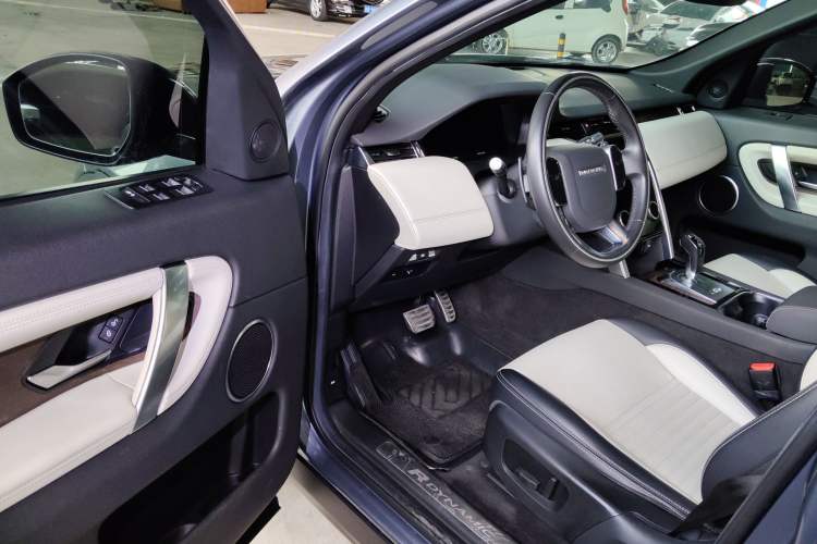 Used Land Rover Discovery Sport 2020 249 PS R-Dynamic Performance Edition