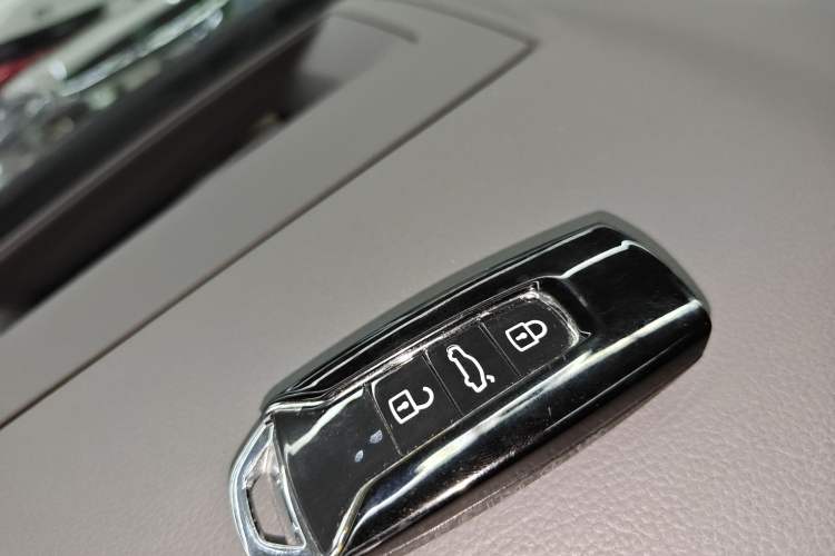 Used Volkswagen Touareg 2022 3.0 TSI Prestige Edition Classic Sport Package Interior 1