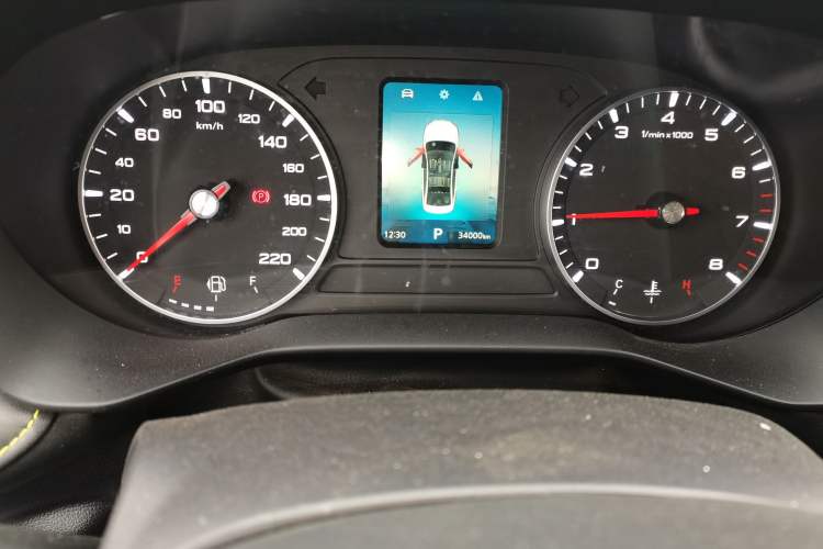 Used Roewe i5 2021 1.5L CVT Black Gold Edition
