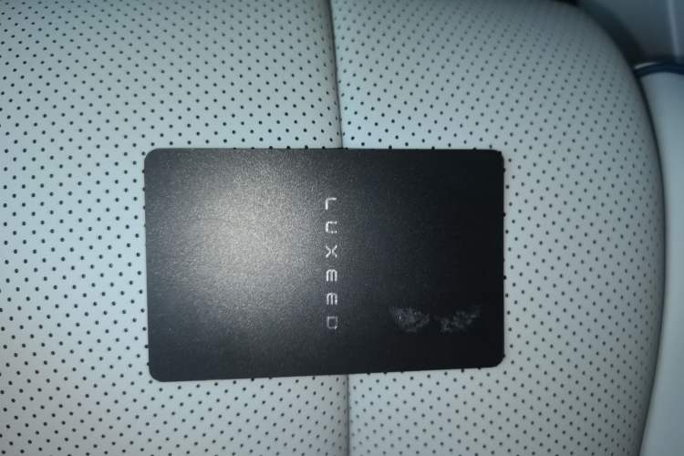 Used Hima Luxeed S7 2025 705 km Pro
