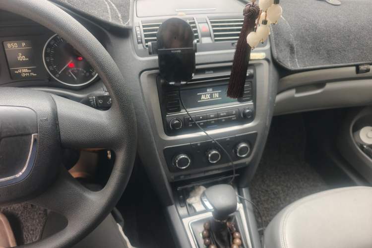 Used Skoda Octavia 2010 2.0L Automatic Yijun Edition