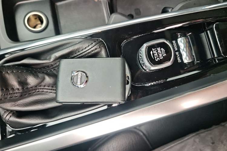 Used Volvo XC60 2019 T5 4x4 Smart Edition China V Standard