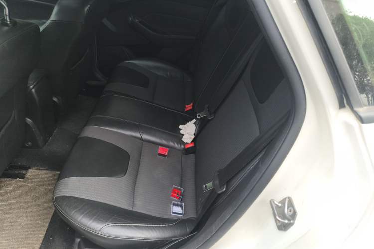 Used Ford Focus 2012 Sedan 1.6L Automatic Fashion Edition