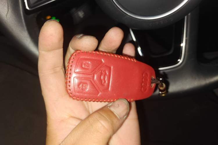 Used Audi A3 2020 Limousine 35 TFSI Fashion Edition China VI Emission Standard Vehicle Key