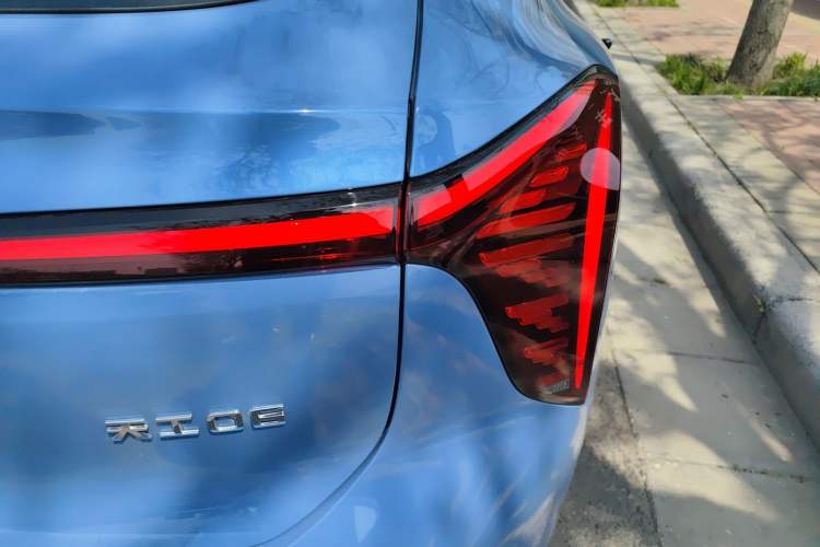 Used Hongqi Tiangong 06 2025 660 4x4 Smart Selection Edition Right Rear Taillight