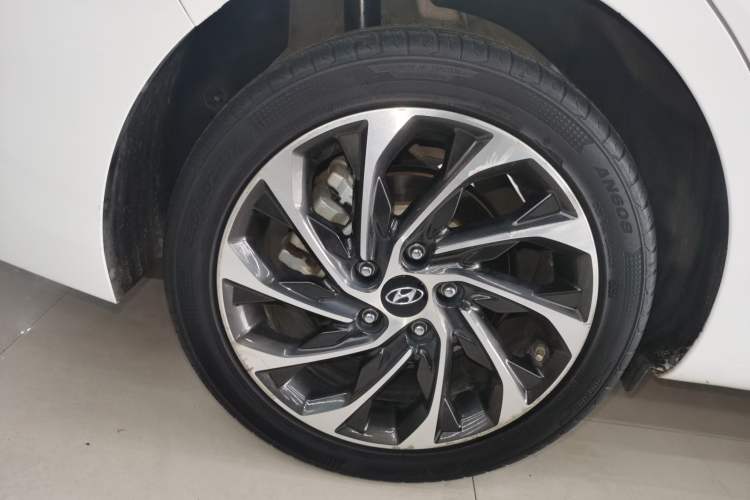 Used Hyundai Elantra (6th Generation / Lingdong) 2019 1.4T Dual-Clutch Xuan Dong · Dynamic Model Exterior 5
