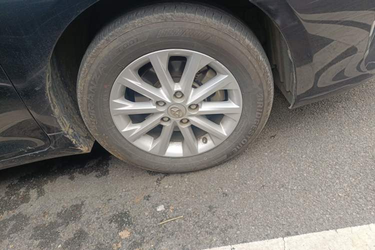 Used Toyota Camry 2015 2.0G Premier Edition Right Front Wheel Hub