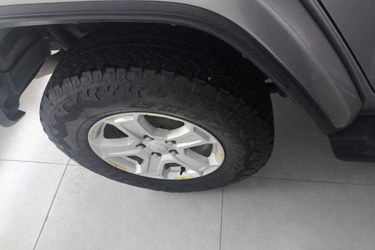 Used Jeep Wrangler 2019 2.0T Sahara Four-Door Version China VI Emission Standard
