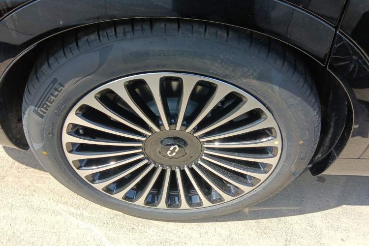 Used Hima AITO M9 2025 Extended-Range Ultra Version 52 kWh 6-Seater
