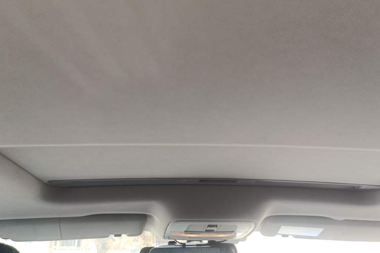 Used Roewe i6 2017 20T Automatic Internet Smart Edition Headliner