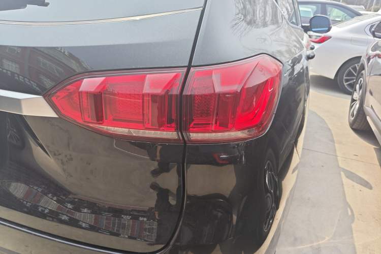 Used Wey VV6 2018 2.0T Two-Wheel Drive Flagship Version China V Standard
