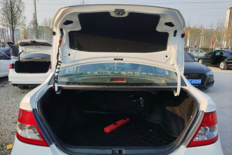 Used BYD F3 2012 Energy-Saving Model 1.5L Manual Comfort Version Trunk