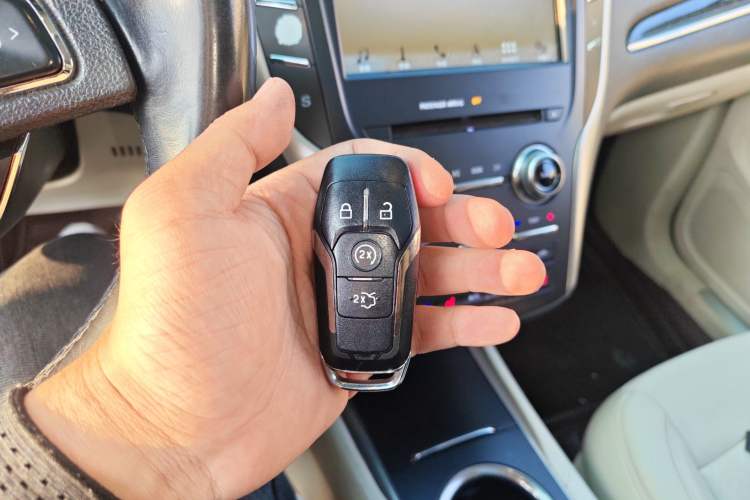 Used Lincoln MKC 2014 2.0T Four-Wheel Drive Prestige Edition Vehicle Key