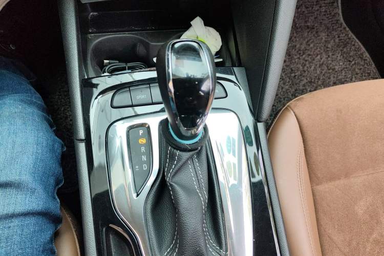 Used Buick Regal 2017 20T Elite Edition Gear Lever