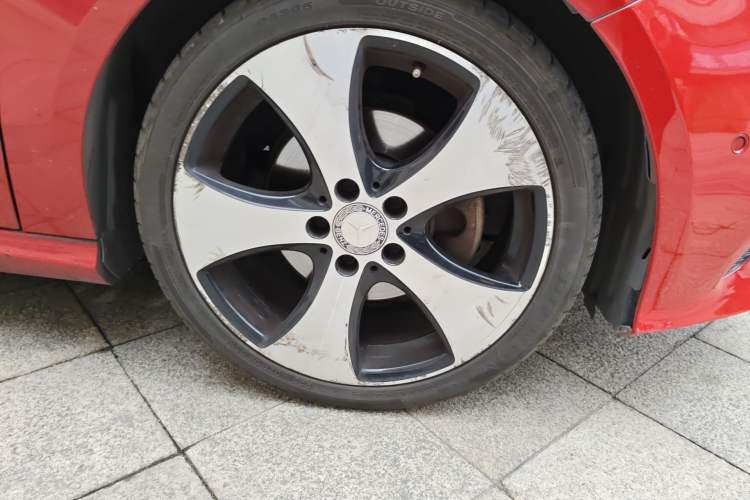 Used Mercedes-Benz A-Class 2016 A 200 Fashion Model Right Front Wheel Hub