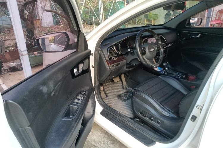 Used Kia K4 2014 1.8L Automatic DLX
