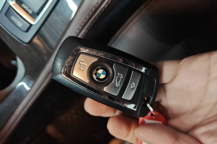 Used BMW 5 Series 2014 525Li Luxury Design Package