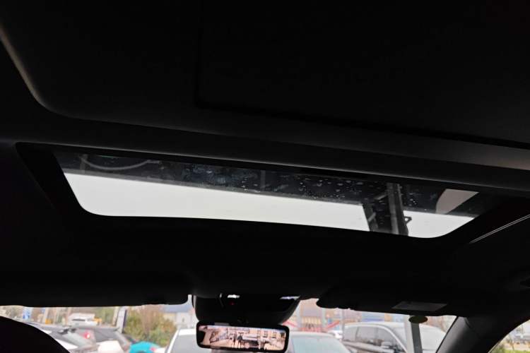 Used Dongfeng eπ eπ008 2024 210Max Range-Extended Version 6 Seats