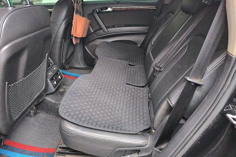 Used Audi Q7 2013 35 TFSI Technology Edition Left Rear Seat