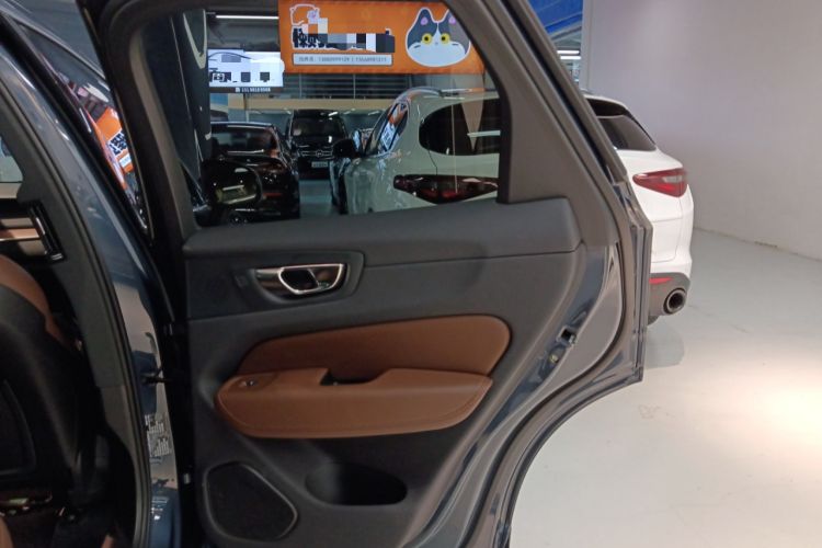 Used Volvo XC60 New Energy 2024 T8 Plug-in Hybrid Long-Range All-Wheel Drive Smart Luxury Edition
