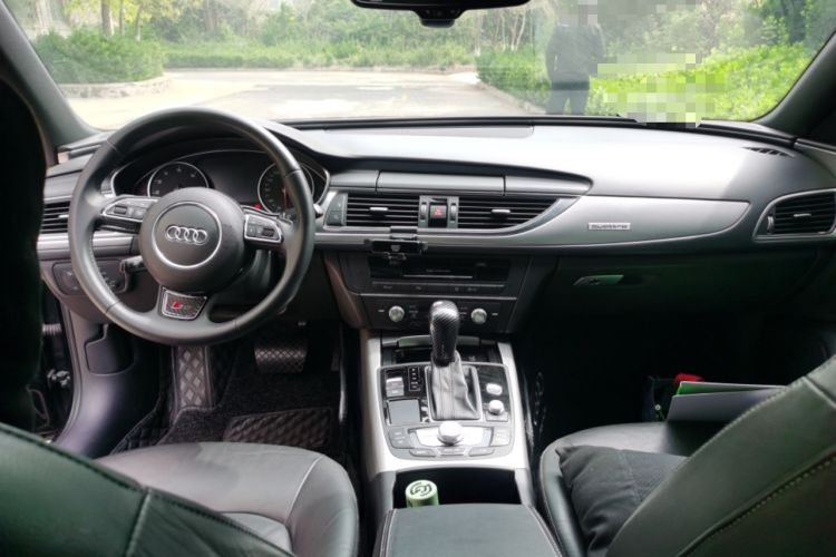 Used Audi A6L 2018 30th Anniversary Edition 45 TFSI quattro Sport model Center Console