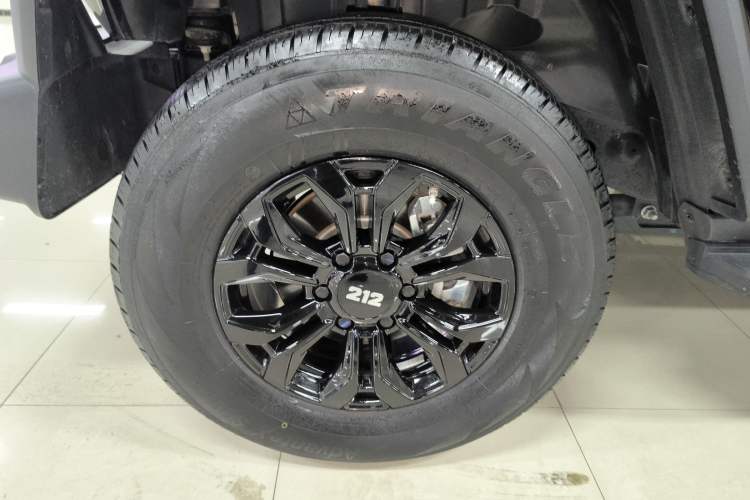 Used 212 T01 2024 2.0T Explorer Left Front Wheel Hub