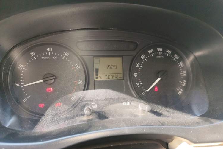 Used Skoda Fabia 2012 1.4L Manual Crystal Edition Odometer Close Up