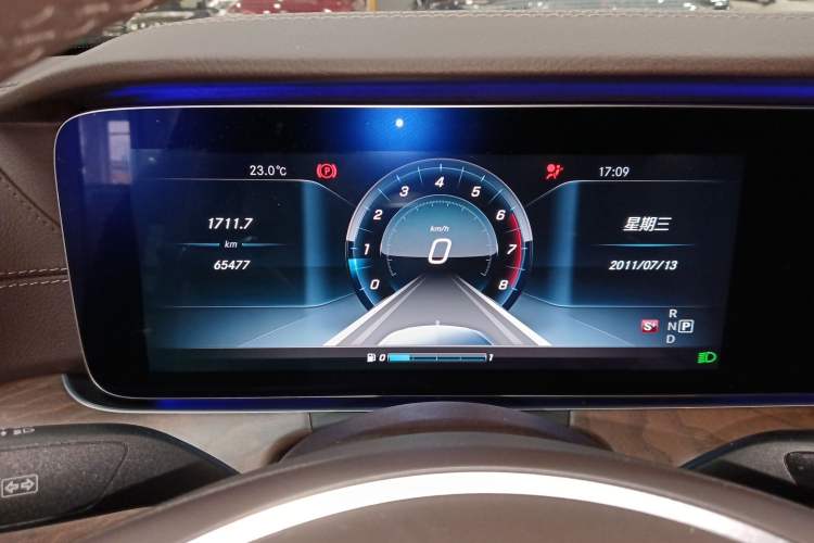 Used Mercedes-Benz E-Class 2016 E 200 L Instrument Cluster