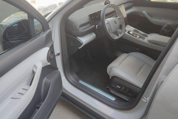 Used Nio ES6 2024 75 kWh
